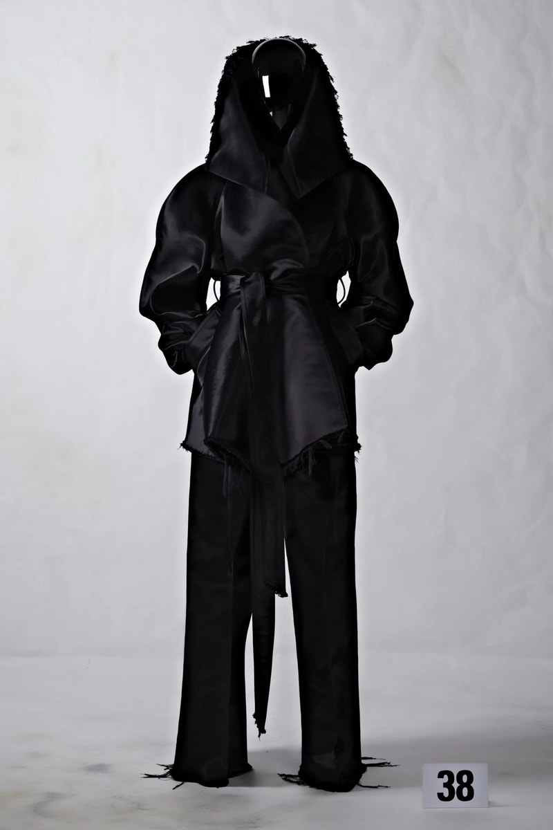 Balenciaga Couture detail runway look kim nicole dua design 2022 51st