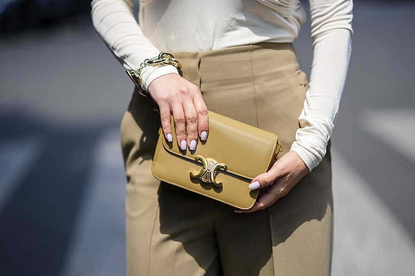 Haute Couture Fall Winter 22 23 Fashion week street Snap Style Outfit Idea