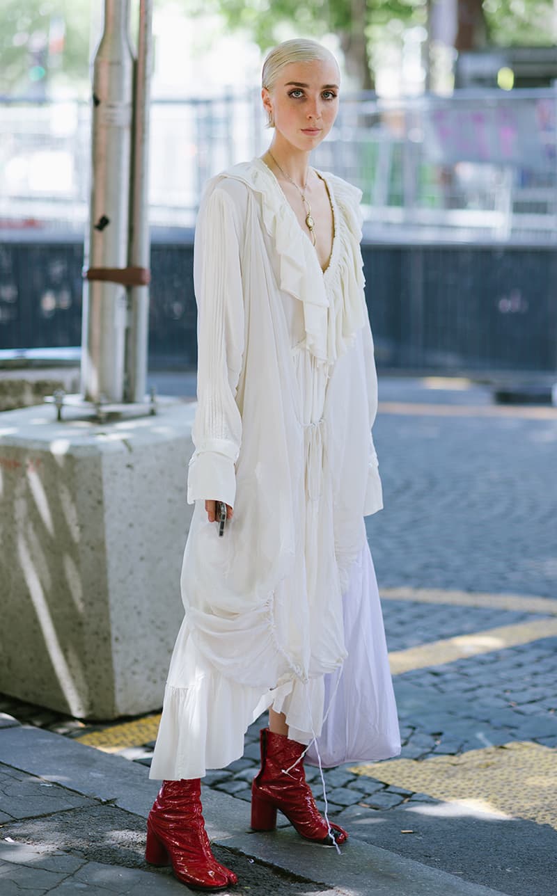 Haute Couture Fall Winter 22 23 Fashion week street Snap Style Outfit Idea