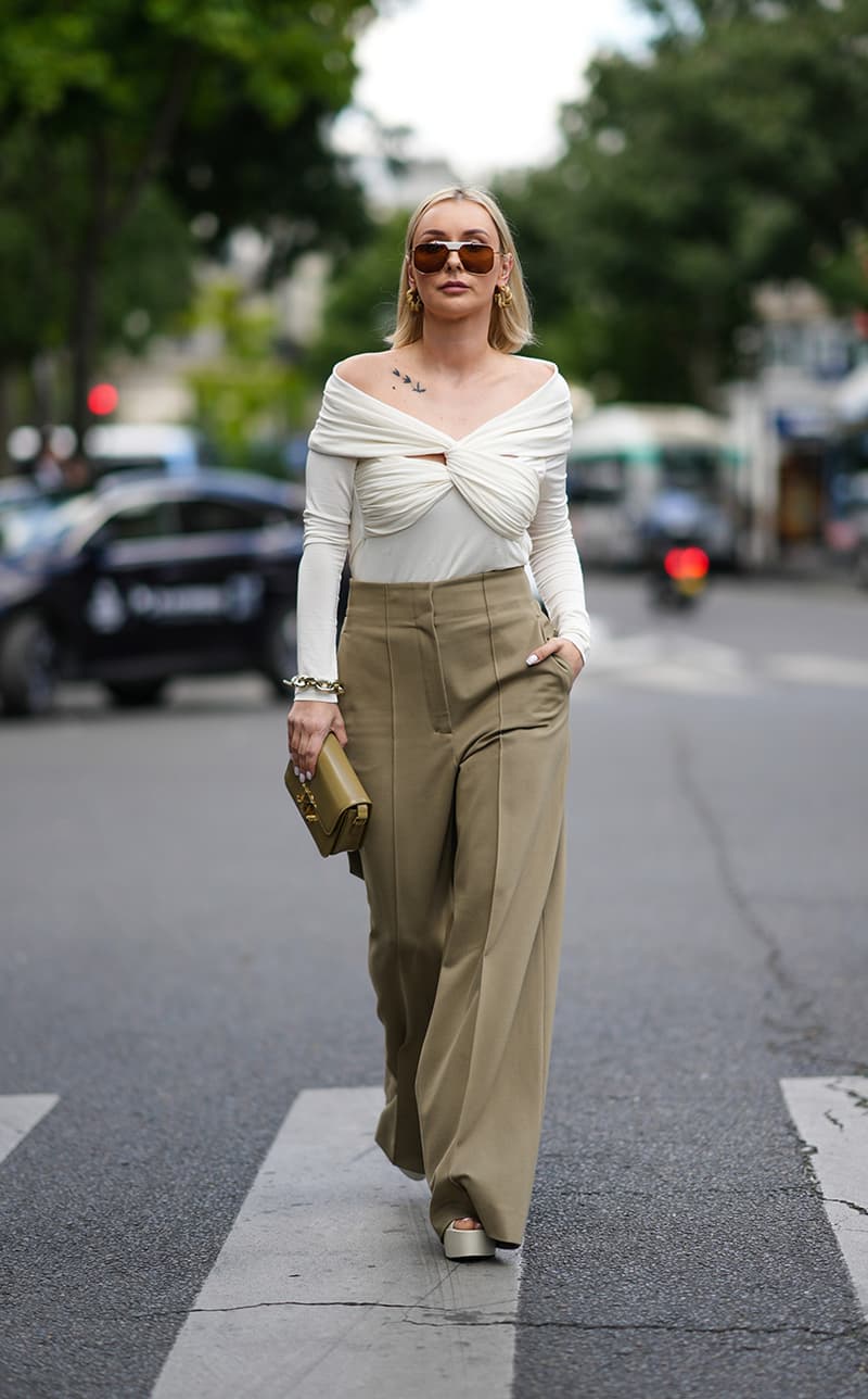 Haute Couture Fall Winter 22 23 Fashion week street Snap Style Outfit Idea 