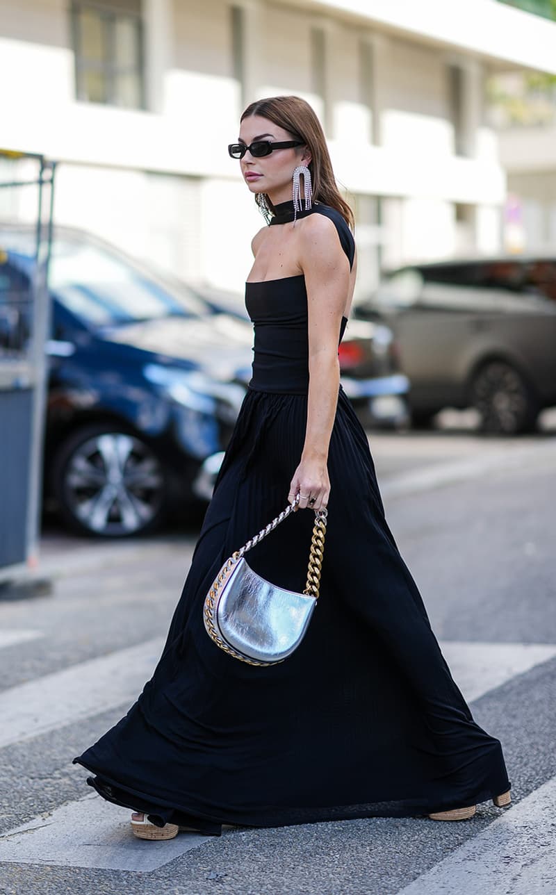 Haute Couture Fall Winter 22 23 Fashion week street Snap Style Outfit Idea