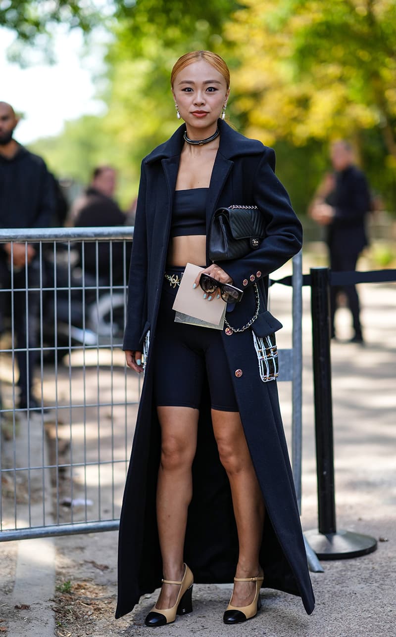 Haute Couture Fall Winter 22 23 Fashion week street Snap Style Outfit Idea 