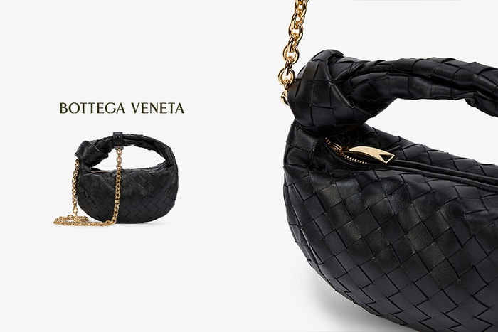 人氣手袋變奏版：Bottega Veneta 迷你 Jodie Bag 加上鏈帶後，時尚幹練滿分！