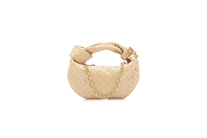bottega-veneta-mini-jodie-bag-updated-with-chain-embellishment-04