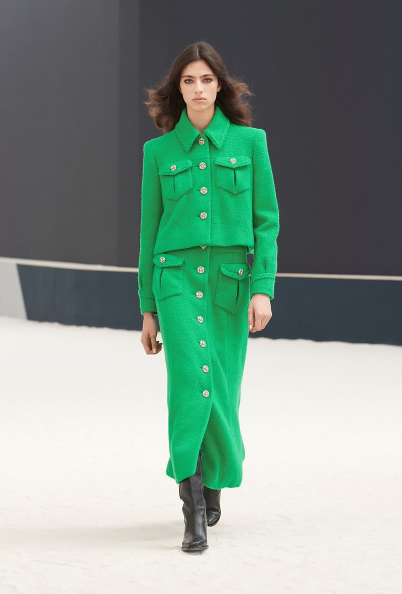 CHANEL 2022/23 fw haute couture show runway