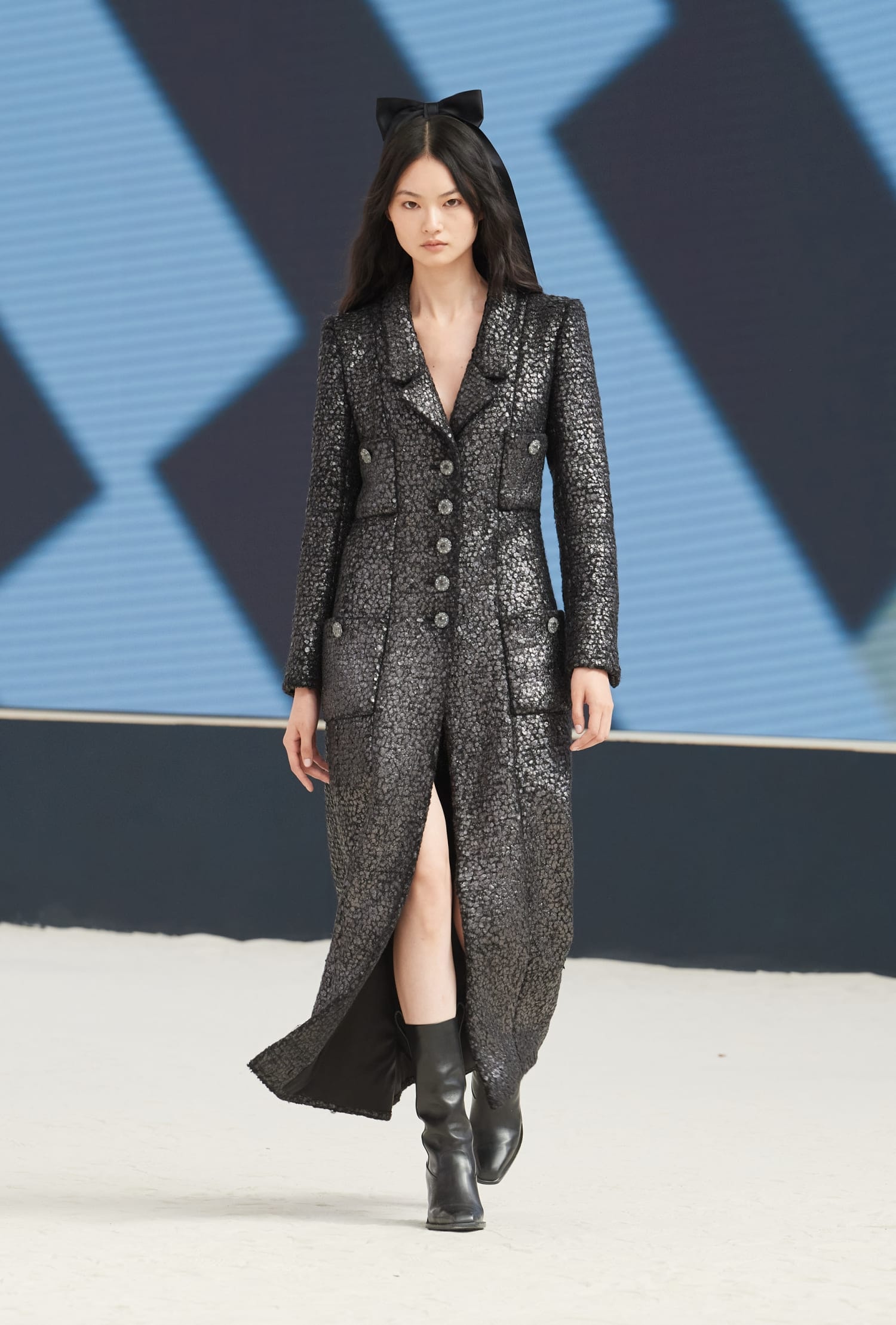 CHANEL 2022/23 fw haute couture show runway