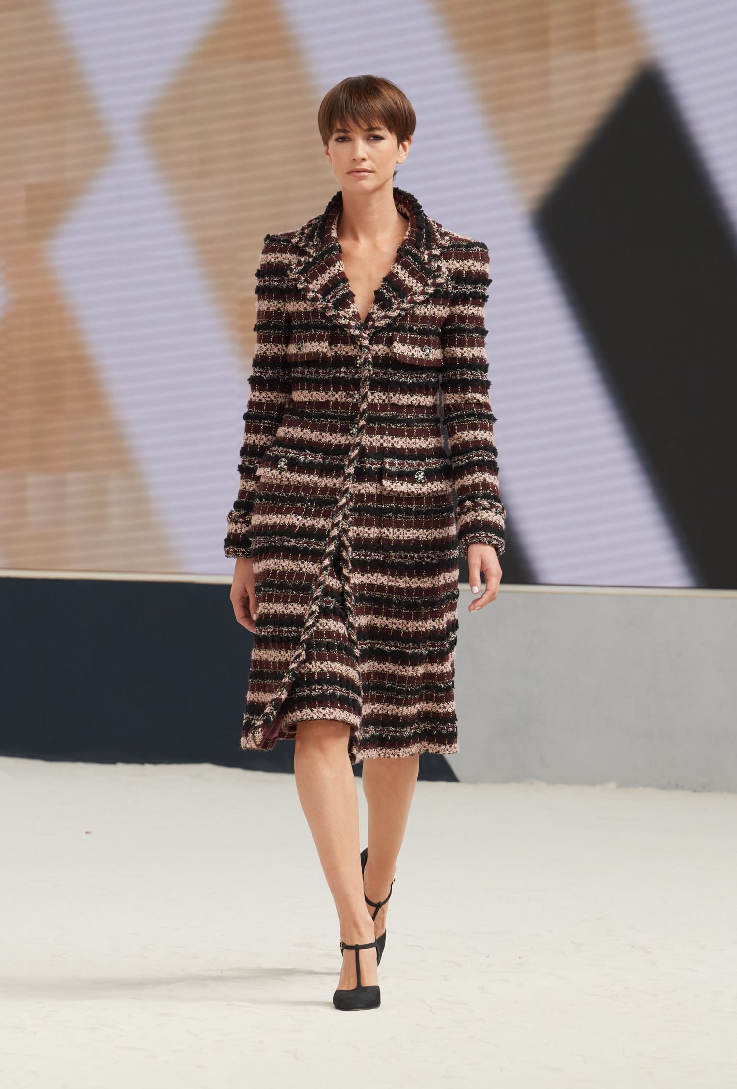 CHANEL 2022/23 fw haute couture show runway