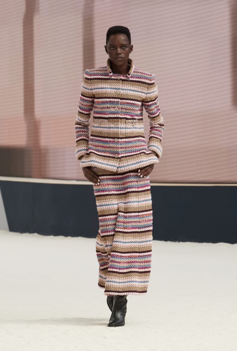 CHANEL 2022/23 fw haute couture show runway