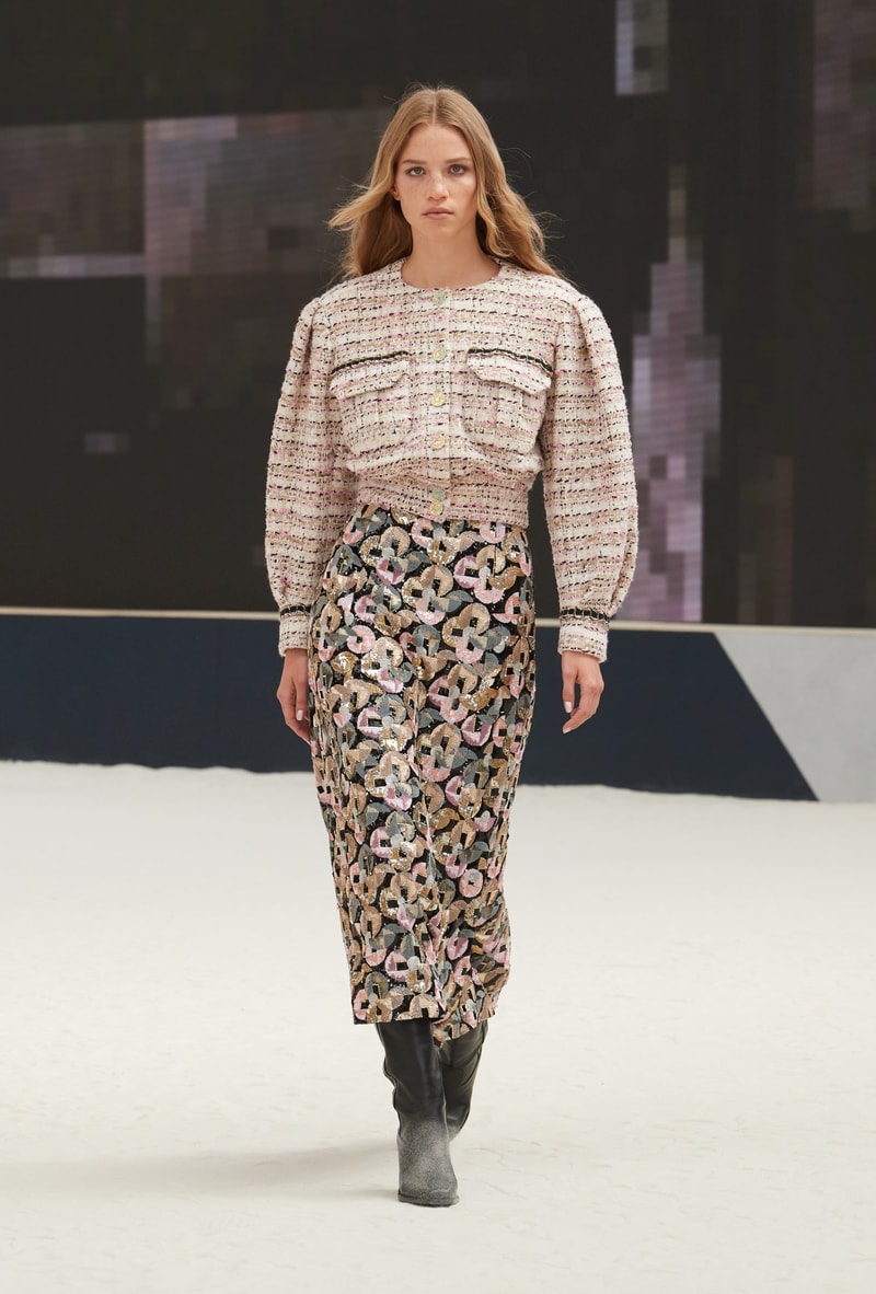 CHANEL 2022/23 fw haute couture show runway
