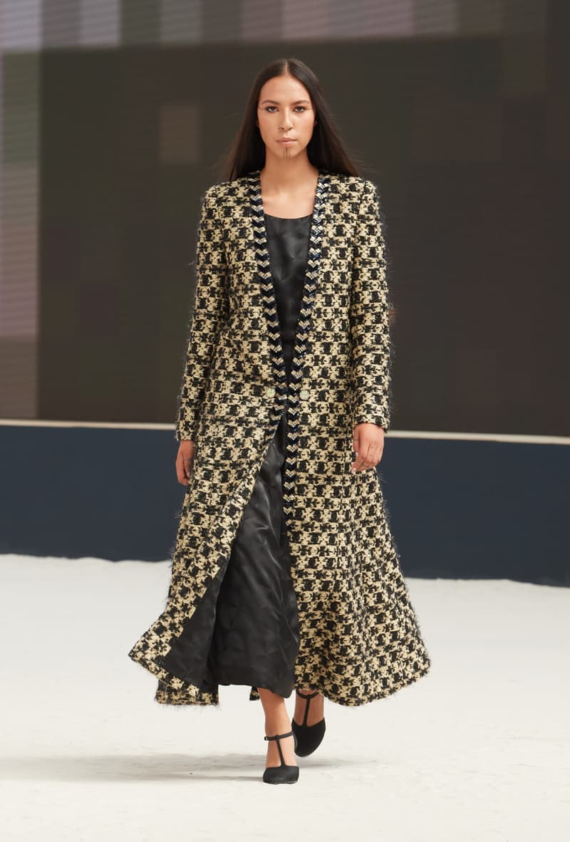 CHANEL 2022/23 fw haute couture show runway