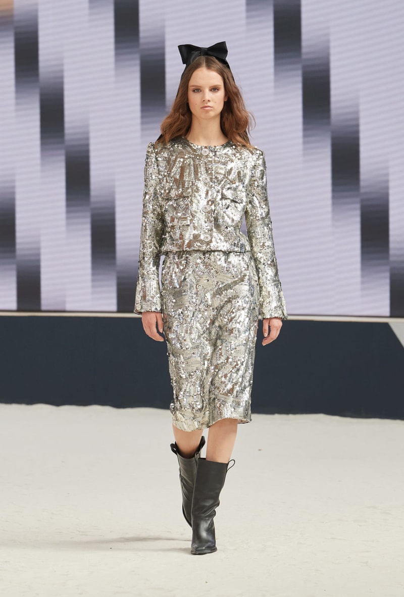 CHANEL 2022/23 fw haute couture show runway