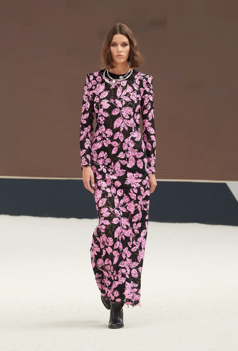 CHANEL 2022/23 fw haute couture show runway