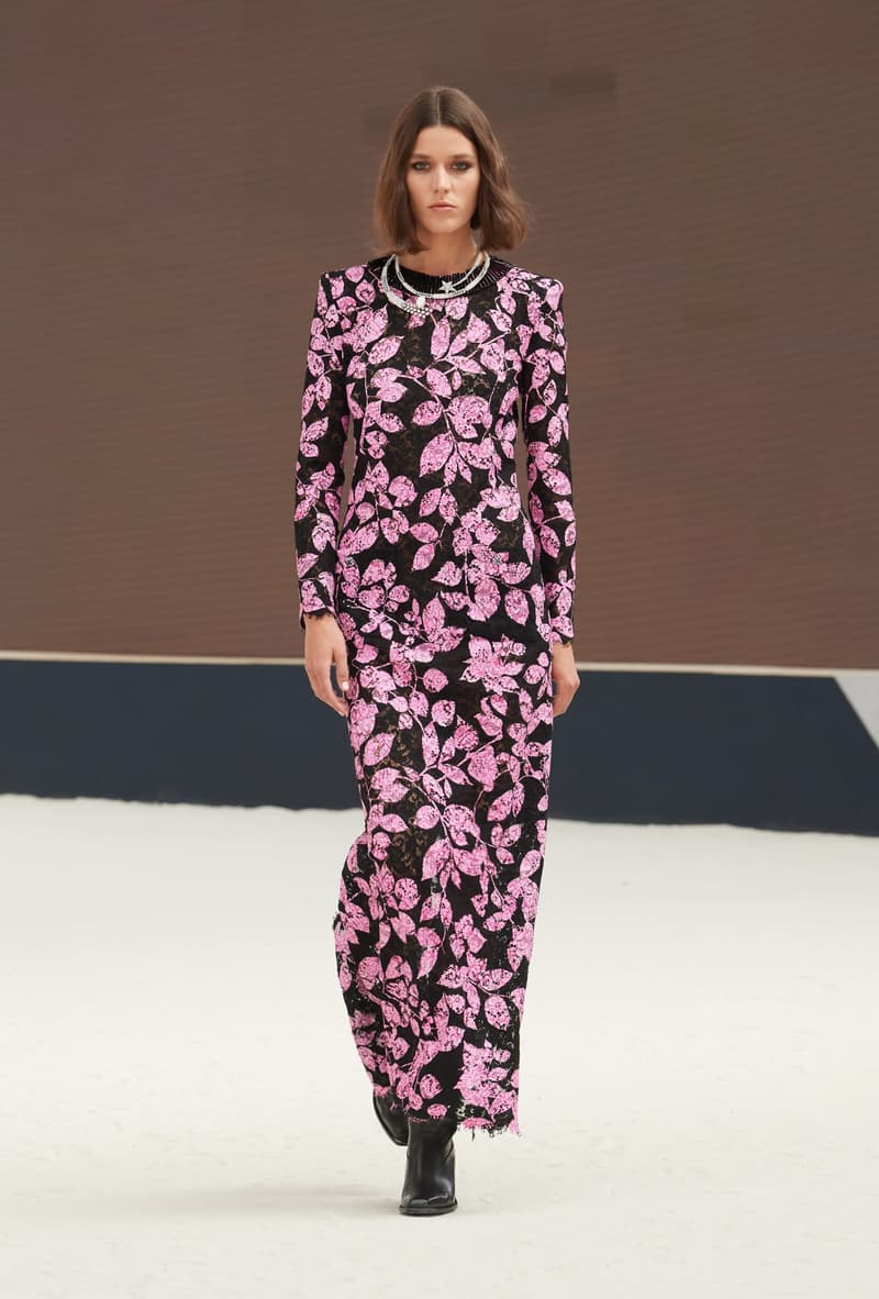 CHANEL 2022/23 fw haute couture show runway