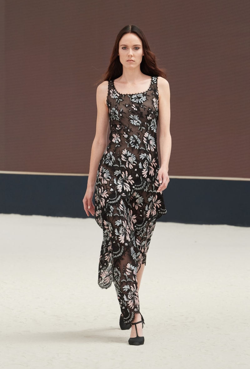 CHANEL 2022/23 fw haute couture show runway
