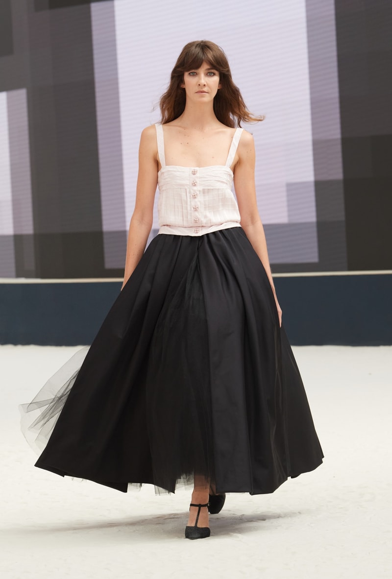 CHANEL 2022/23 fw haute couture show runway