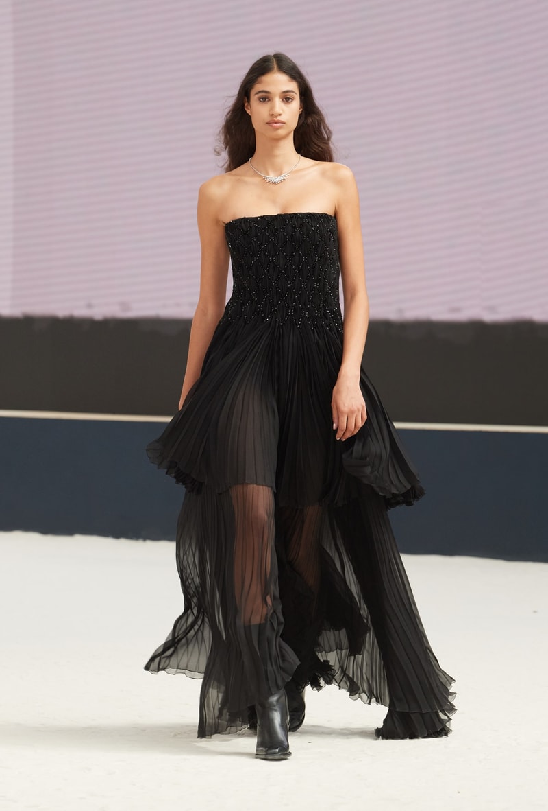 CHANEL 2022/23 fw haute couture show runway