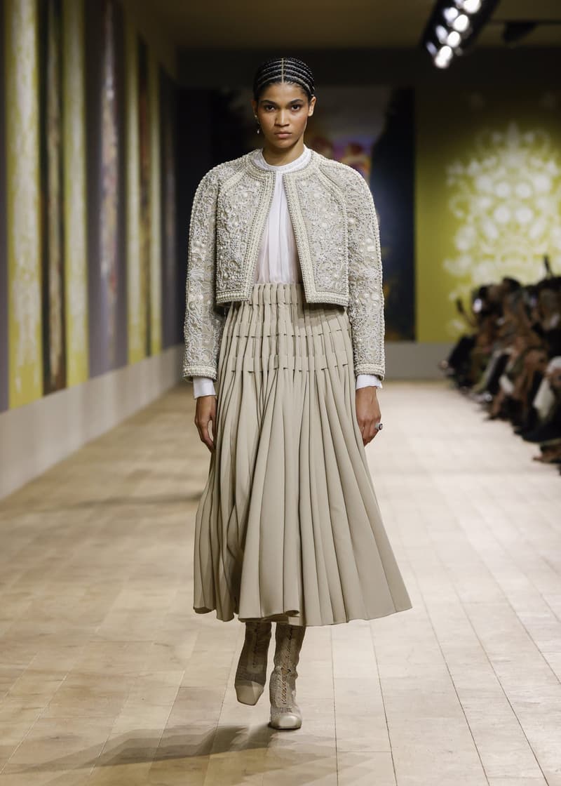 Dior 2022/23 FW Haute Couture show runway