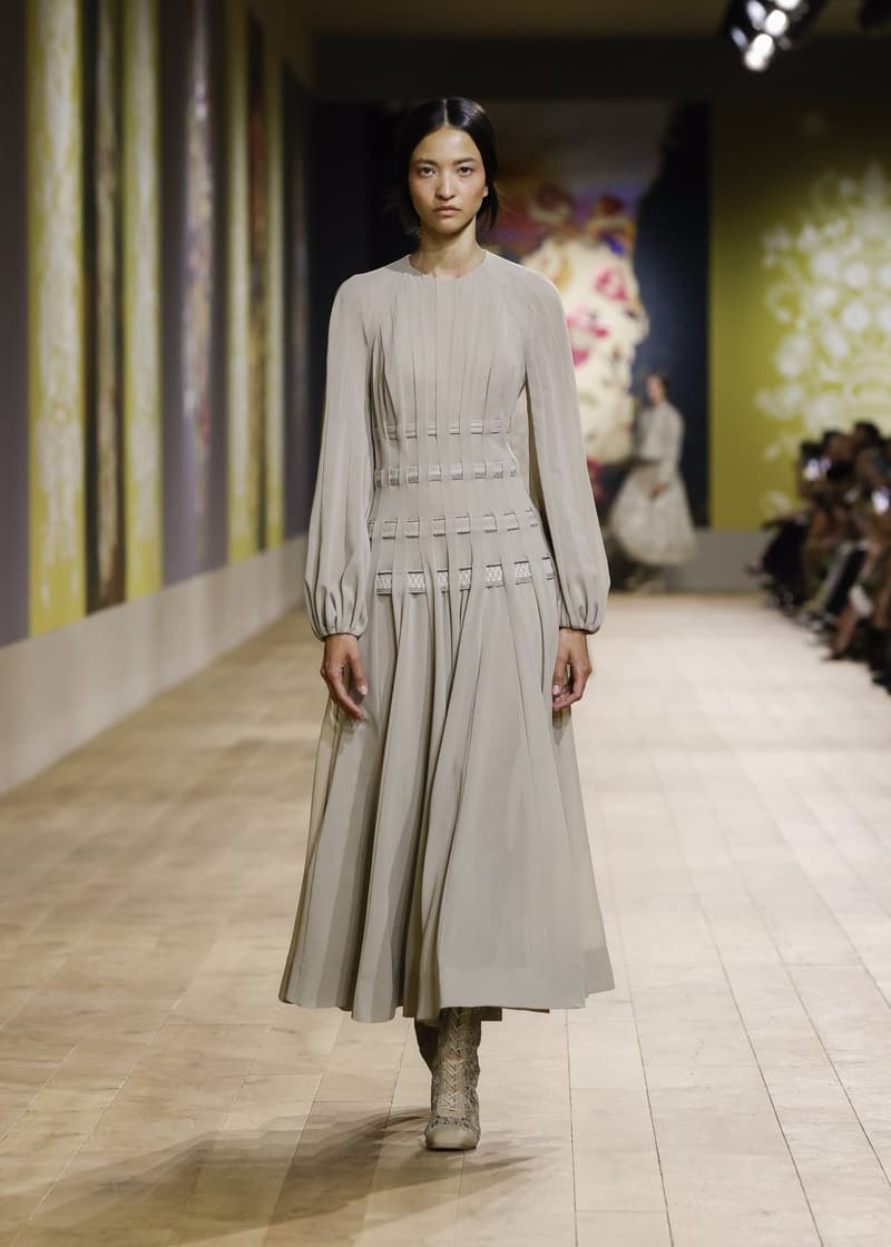 Dior 2022/23 FW Haute Couture show runway
