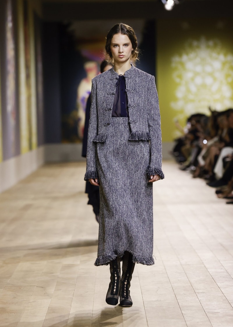 Dior 2022/23 FW Haute Couture show runway