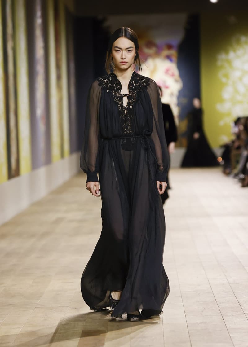 Dior 2022/23 FW Haute Couture show runway