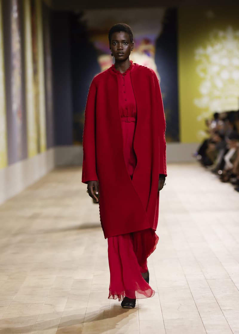 Dior 2022/23 FW Haute Couture show runway