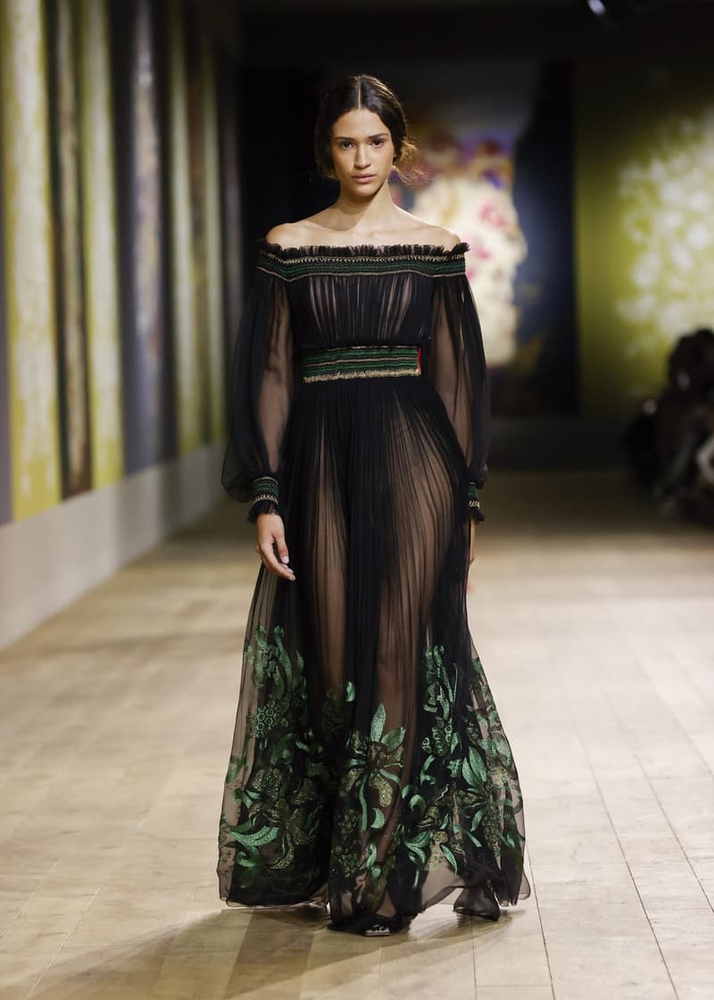Dior 2022/23 FW Haute Couture show runway