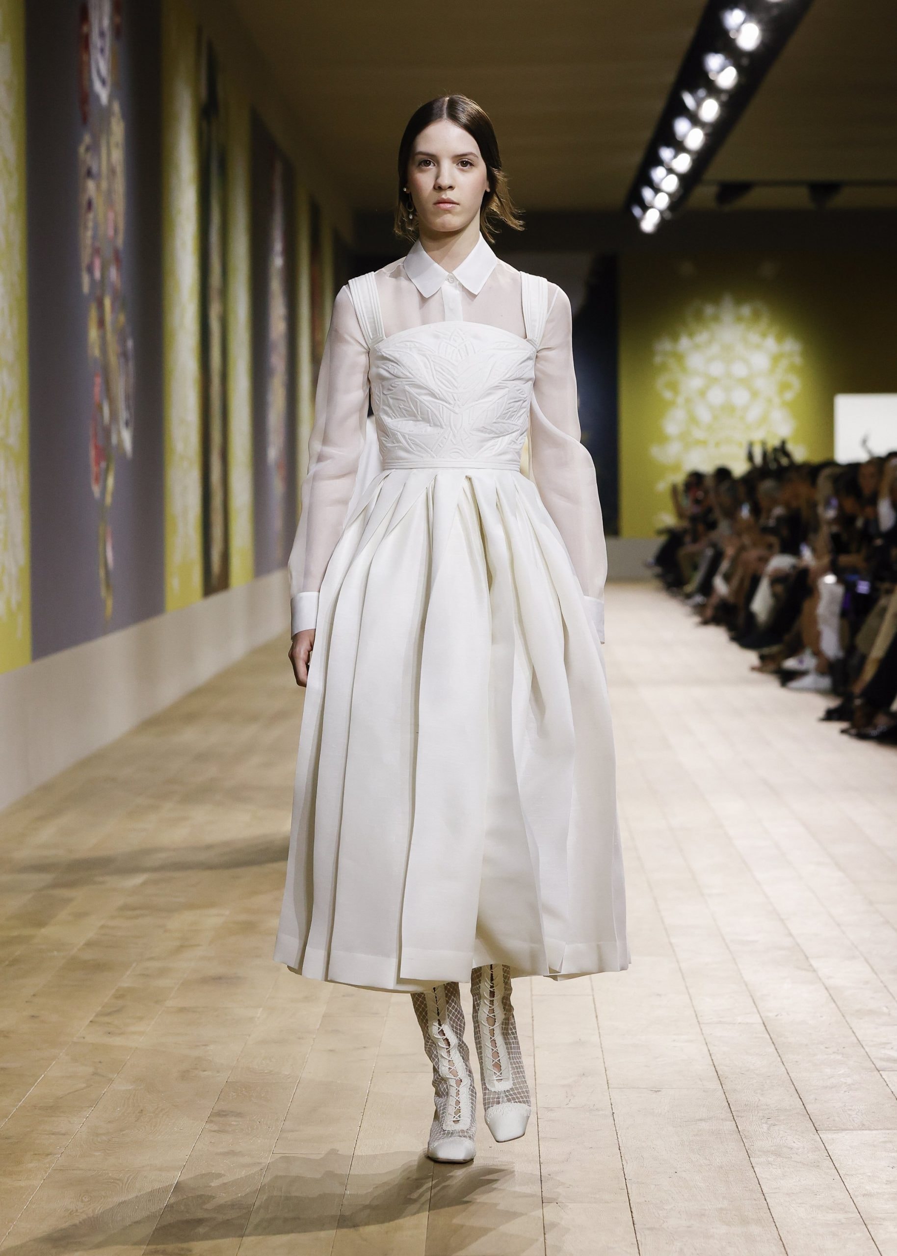 Dior 2022/23 FW Haute Couture show runway