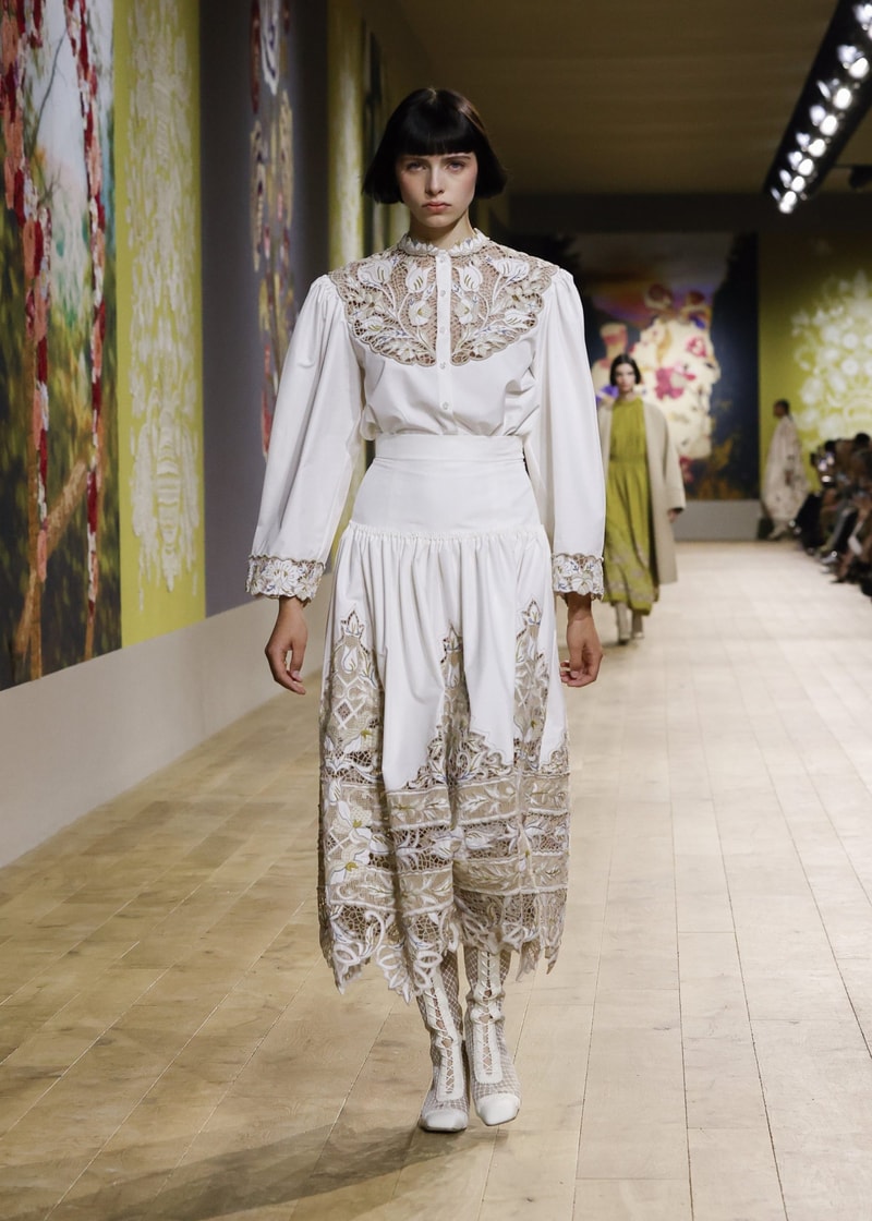 Dior 2022/23 FW Haute Couture show runway