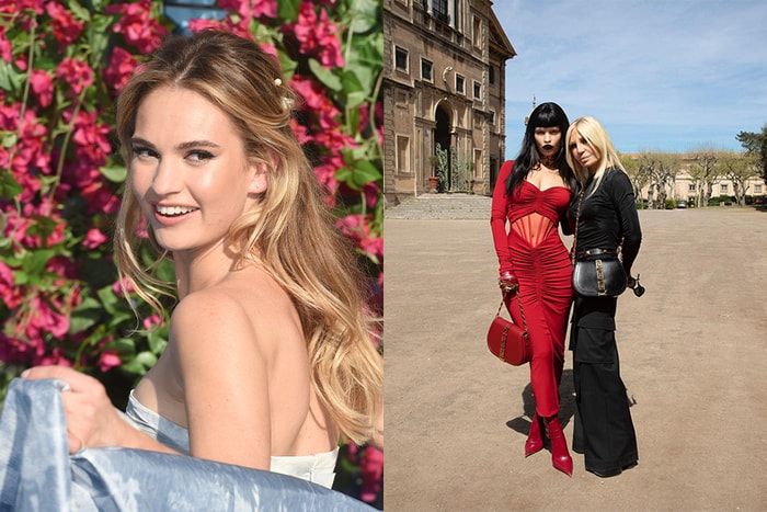 齊劉海黑直髮 + 透明眉 + 黑唇,Lily James 出鏡 Versace 廣告被指「判若兩人」