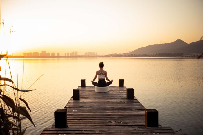 一行禪師的名言:學習正念放下執著的 10 句經典語錄