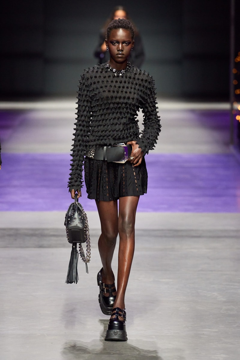 Versace 2023SS fashion show runway mfw