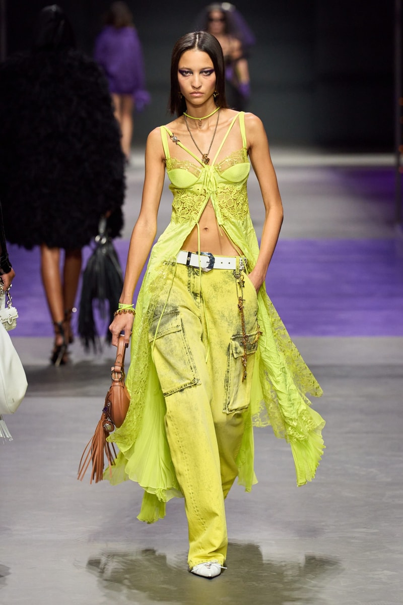 Versace 2023SS fashion show runway mfw