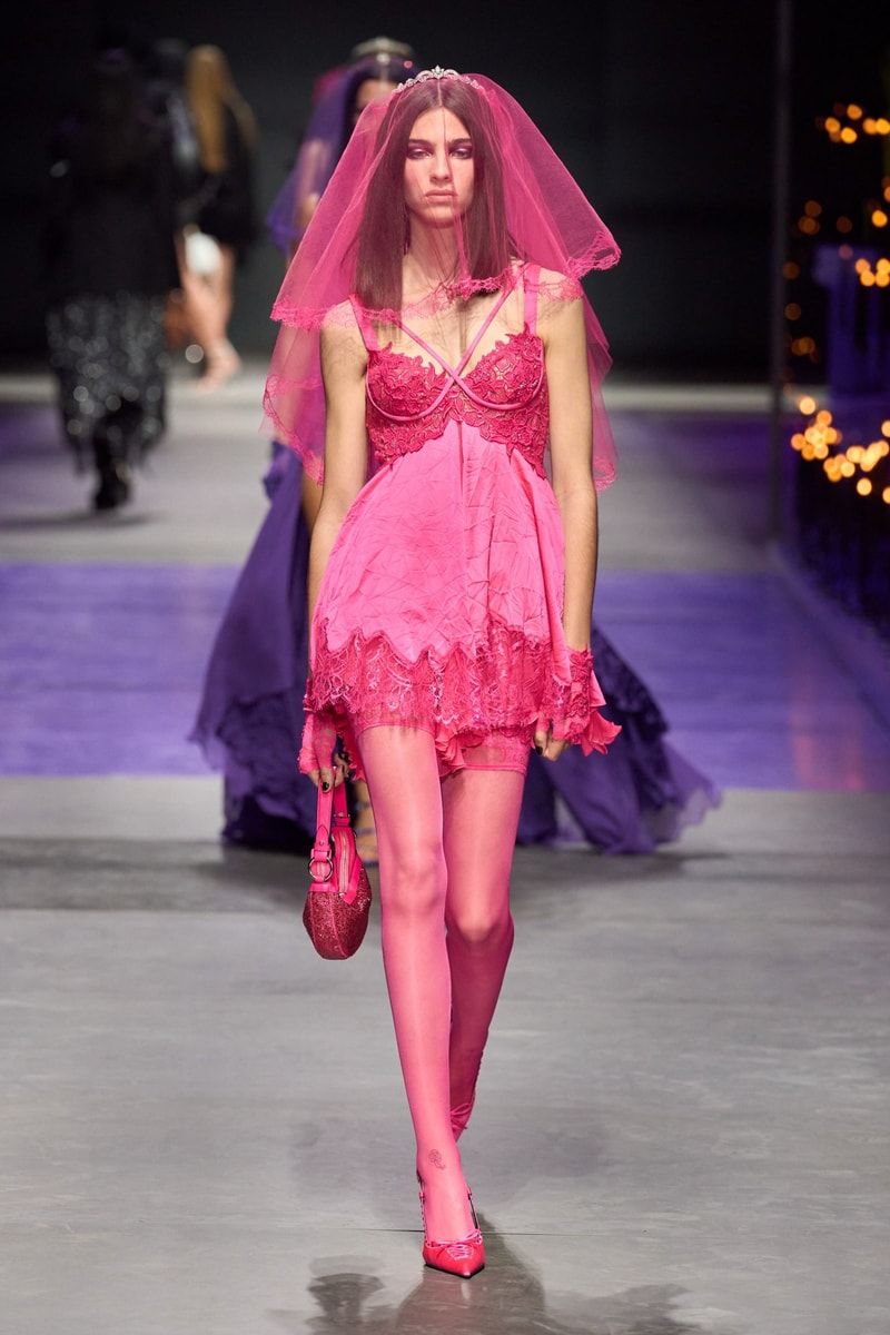 Versace 2023SS fashion show runway mfw