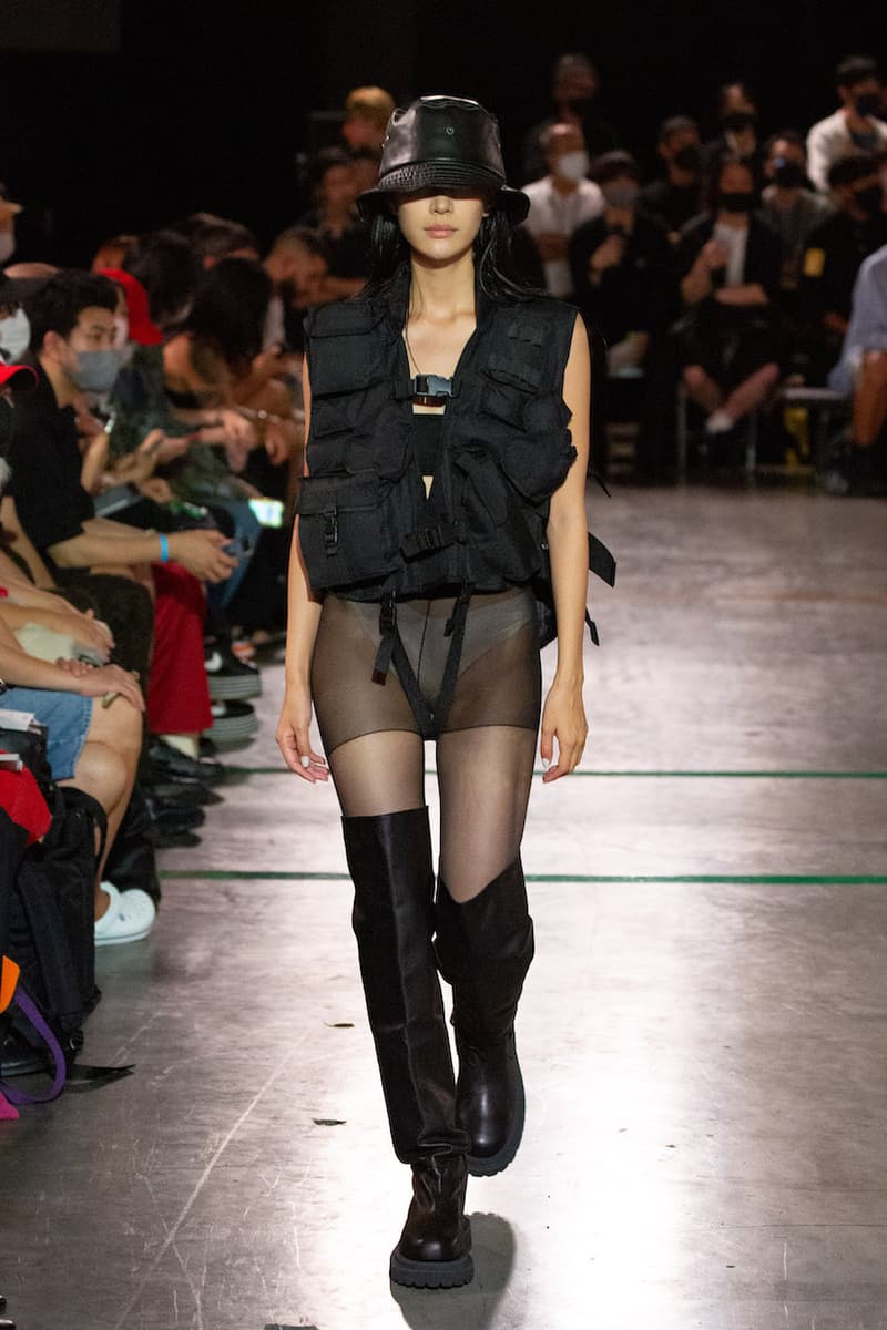 BASICKS DHL umbro MASANORI MORIKAWA tokyo fashion show runway look detail