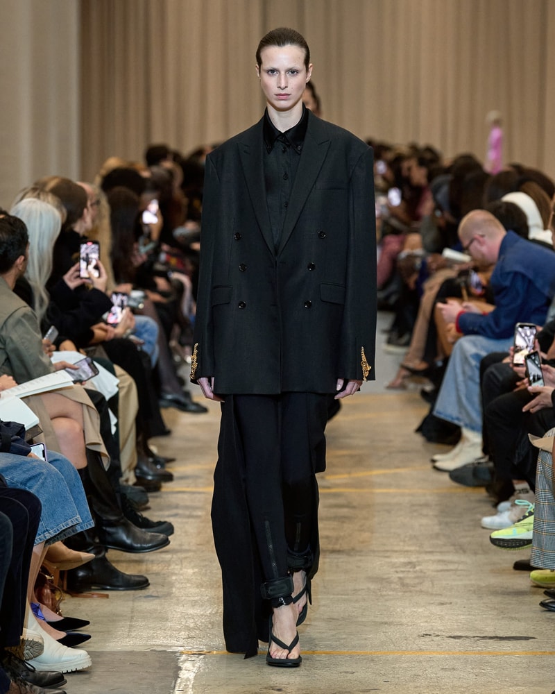 Burberry 2023ss show runway Riccardo Tisci