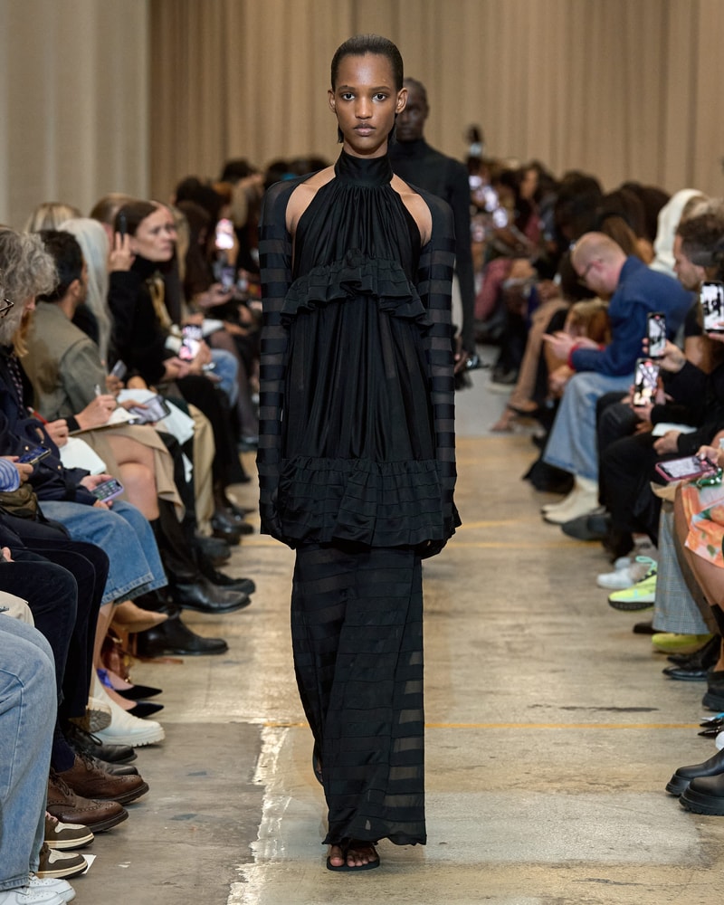 Burberry 2023ss show runway Riccardo Tisci