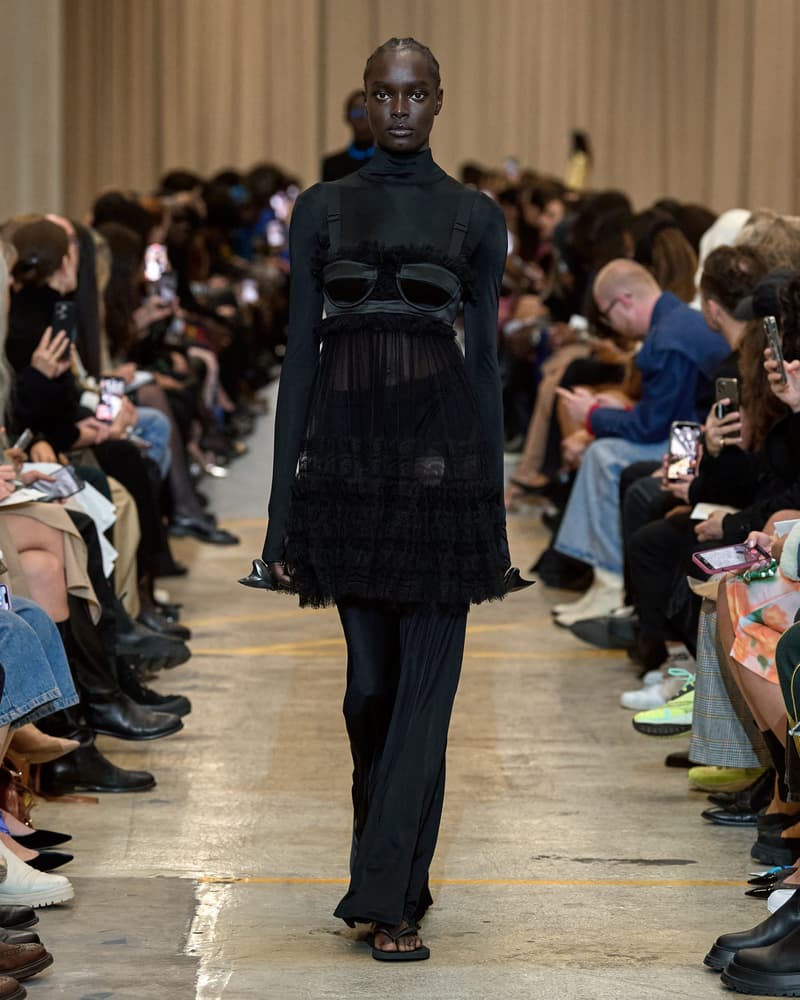 Burberry 2023ss show runway Riccardo Tisci