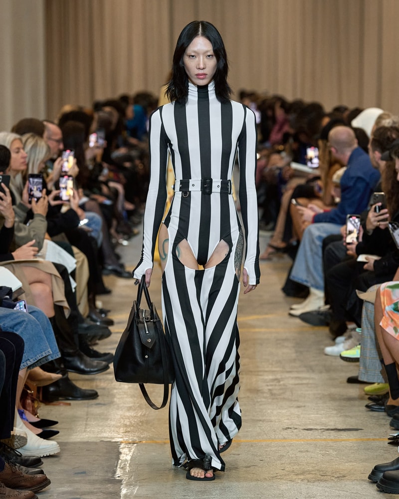 Burberry 2023ss show runway Riccardo Tisci