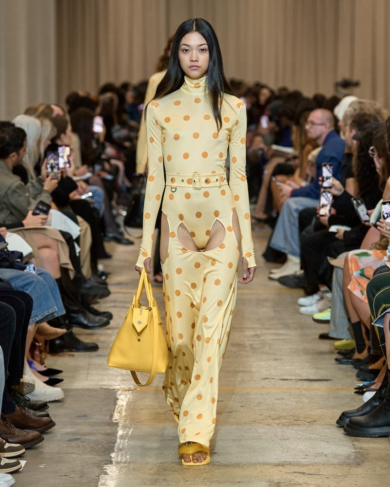 Burberry 2023ss show runway Riccardo Tisci