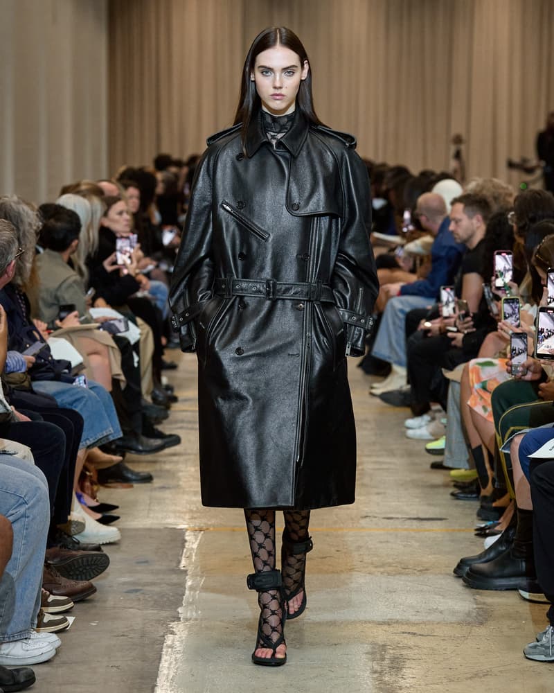 Burberry 2023ss show runway Riccardo Tisci