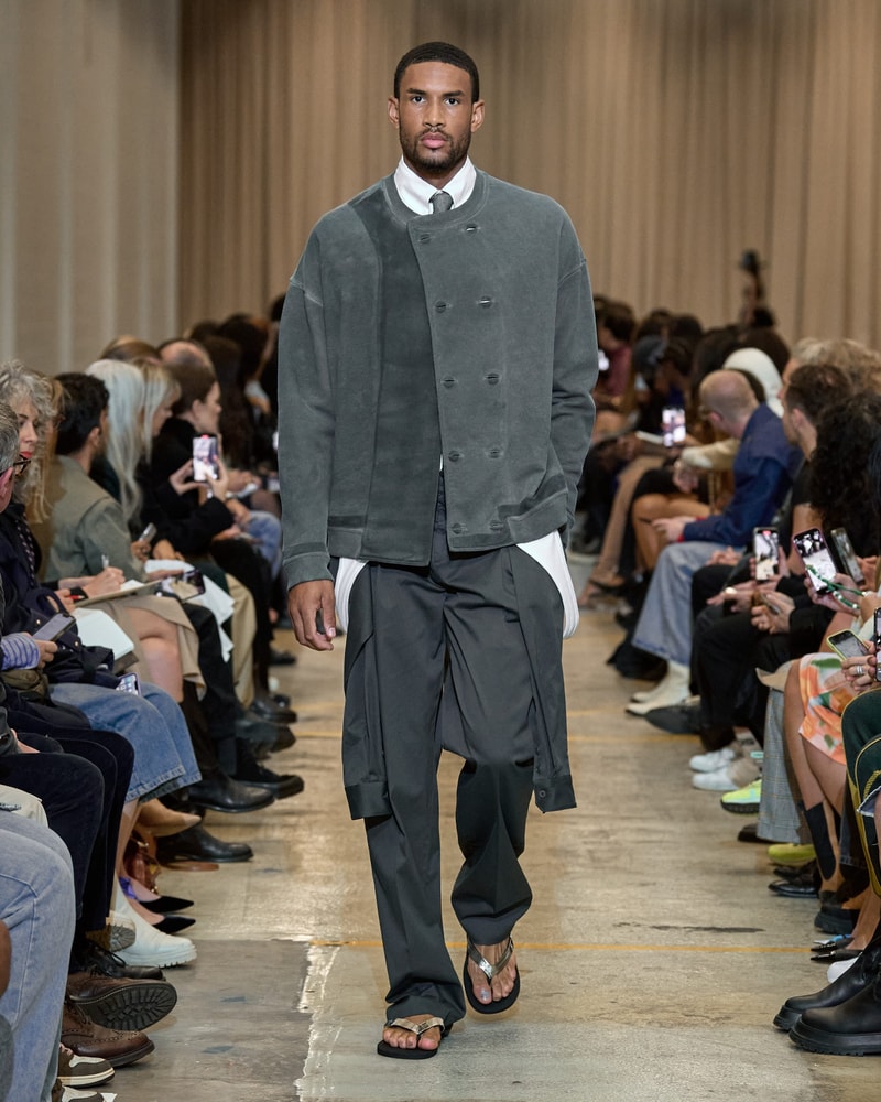 Burberry 2023ss show runway Riccardo Tisci