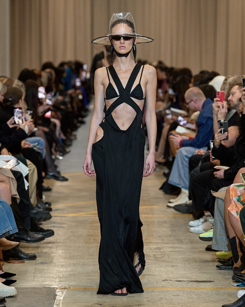 Burberry 2023ss show runway Riccardo Tisci