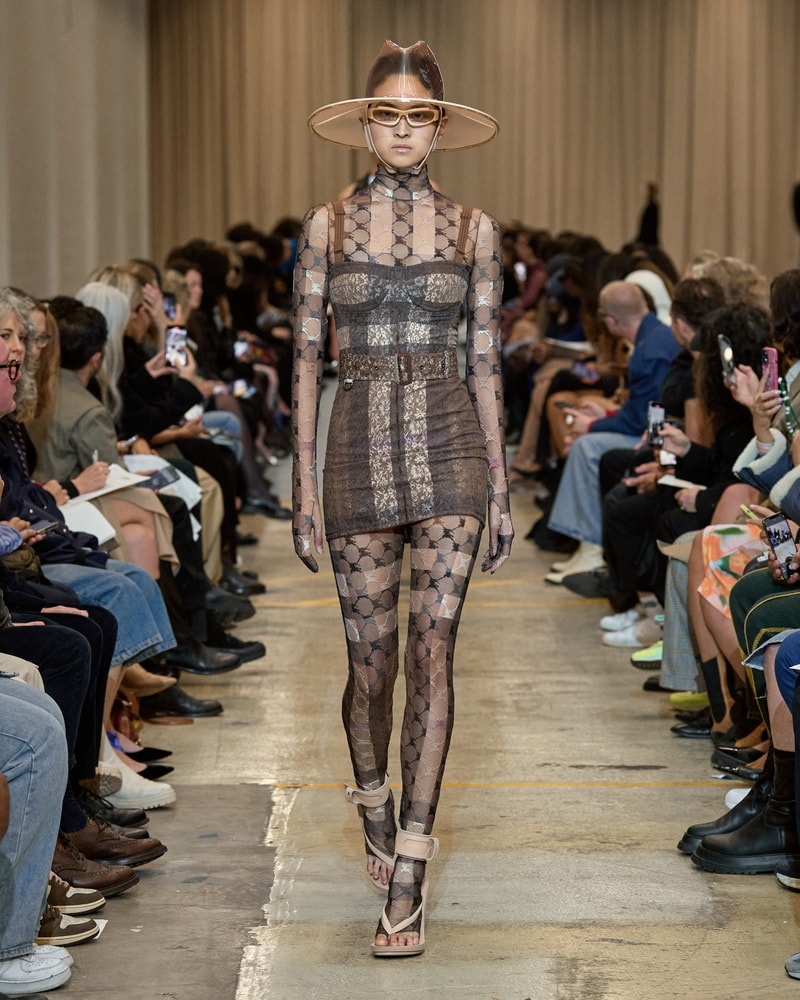 Burberry 2023ss show runway Riccardo Tisci