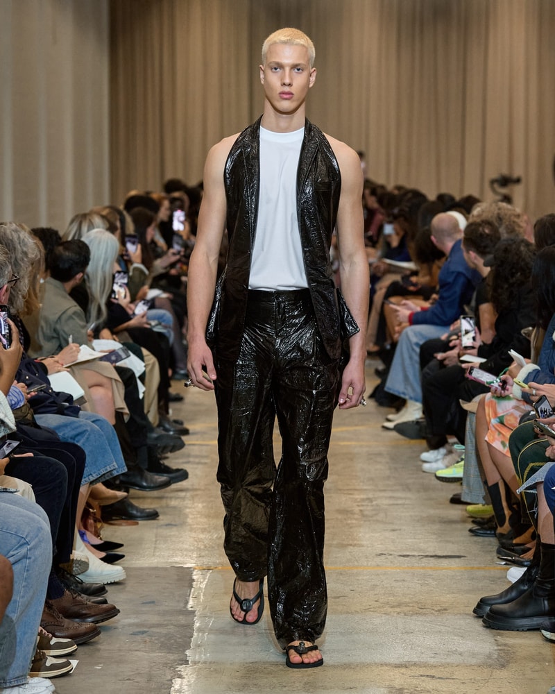 Burberry 2023ss show runway Riccardo Tisci