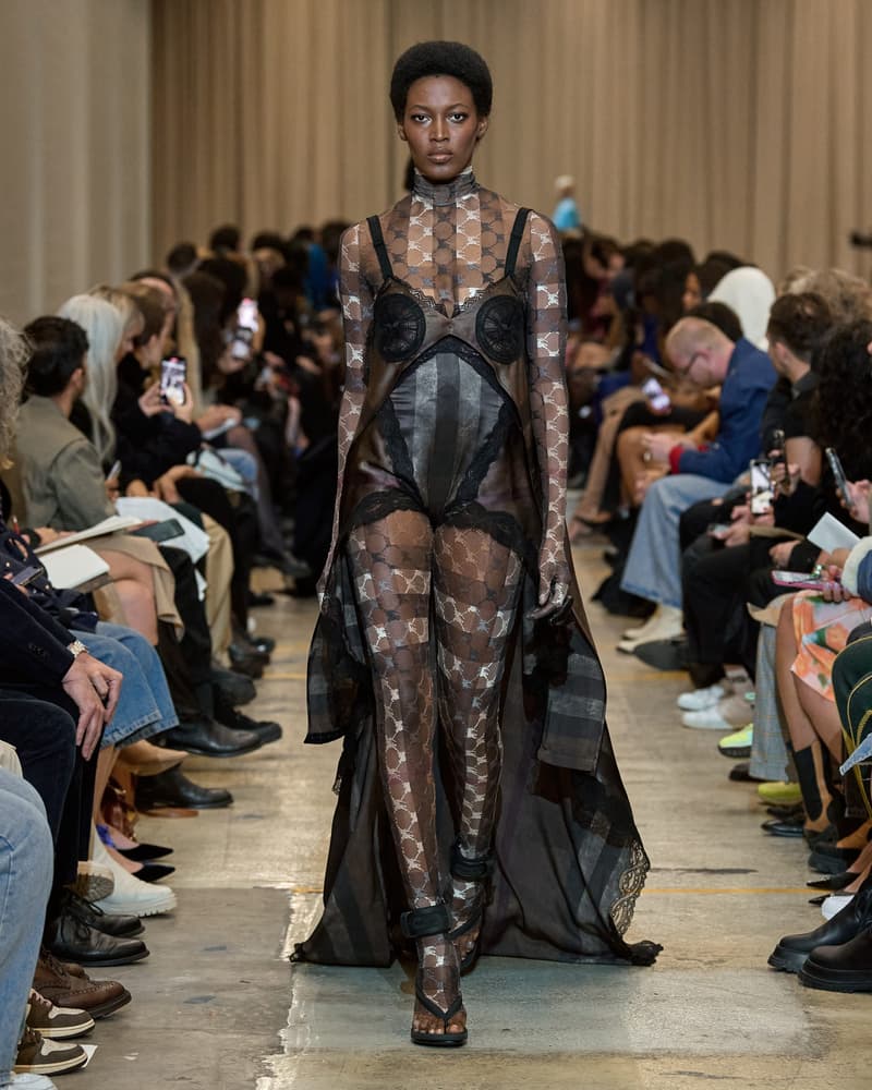 Burberry 2023ss show runway Riccardo Tisci