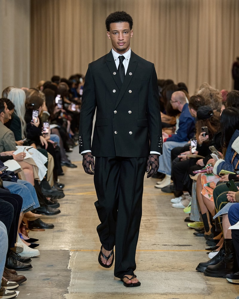 Burberry 2023ss show runway Riccardo Tisci