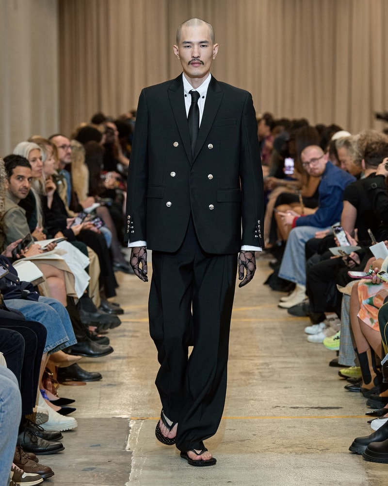 Burberry 2023ss show runway Riccardo Tisci