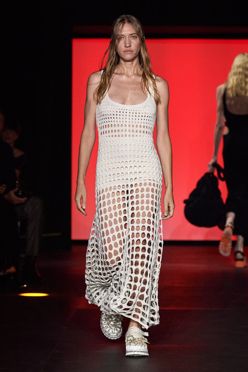 Chloé paris pfw 2023 ss Gabriela Hearst runway show detail