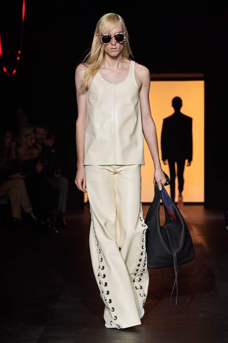 Chloé paris pfw 2023 ss Gabriela Hearst runway show detail