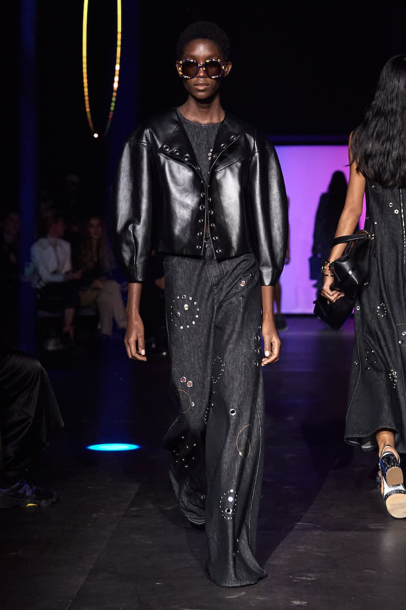 Chloé paris pfw 2023 ss Gabriela Hearst runway show detail
